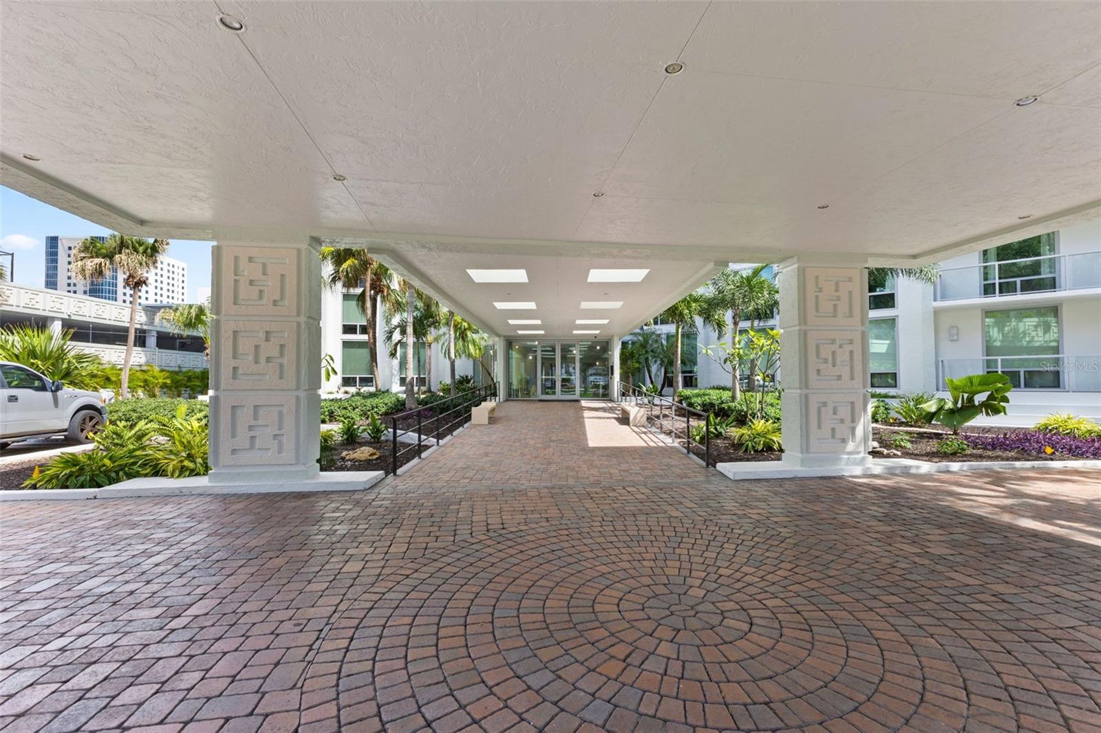 Image 8 of 62 For 1111 Gulfstream Avenue 6b