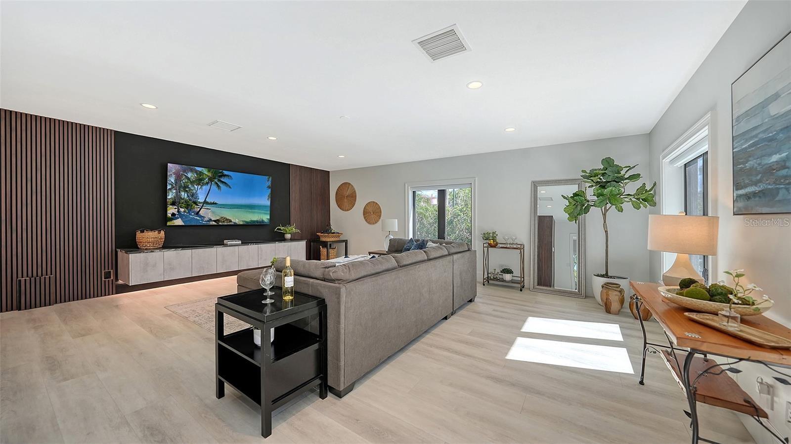Image 39 of 84 For 5035 Bay Shore Road