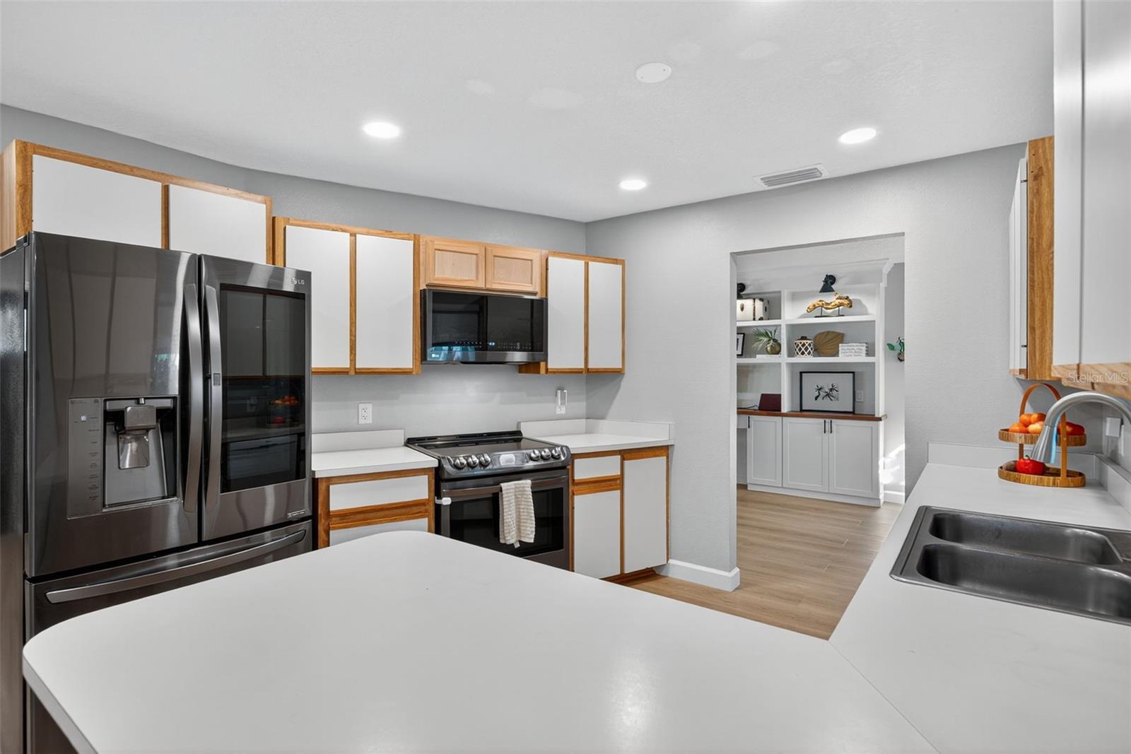 Image 25 of 68 For 2553 Scarlet Oak Court