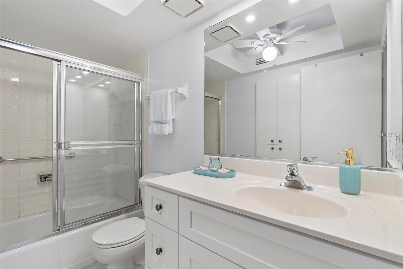 Image 21 of 35 For 255 The Esplanade N 106