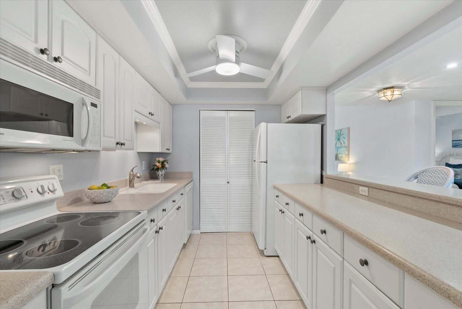 Image 9 of 35 For 255 The Esplanade N 106