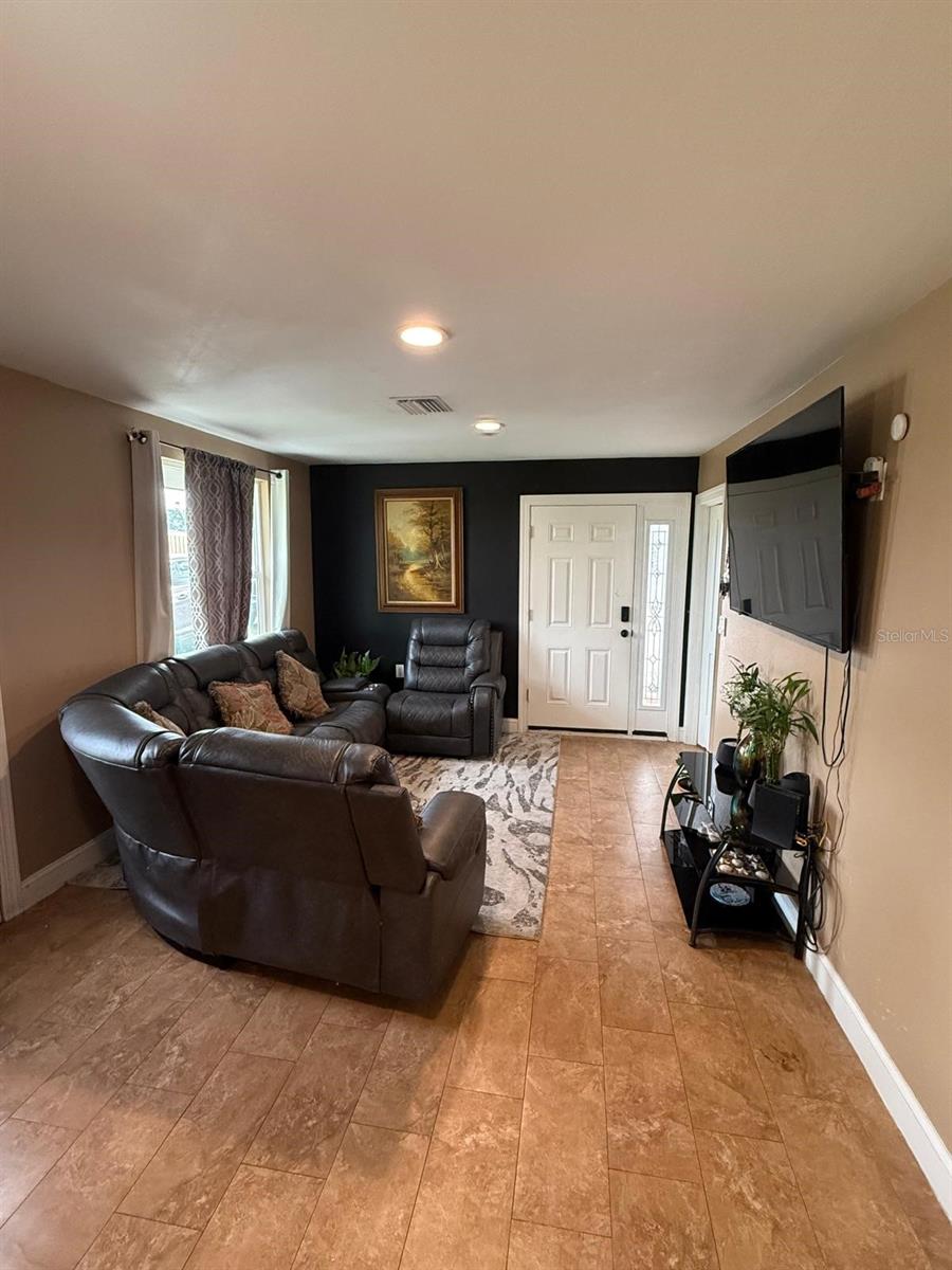 Image 3 of 23 For 2804 11th Street Court E