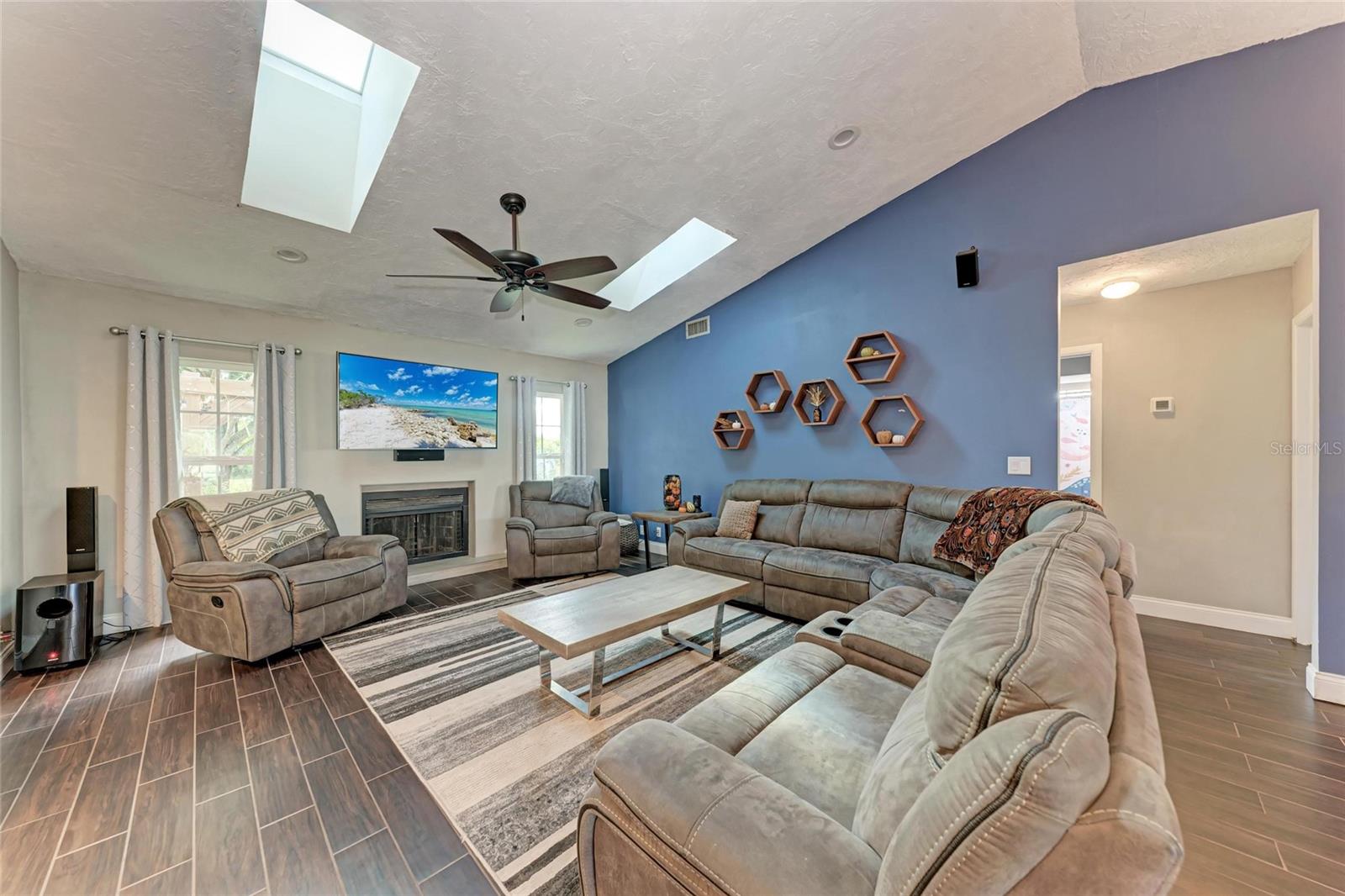 Image 10 of 52 For 1821 Racimo Drive