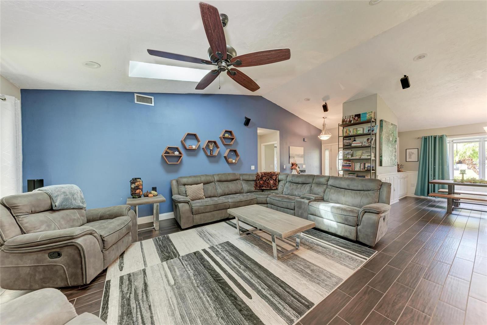 Image 11 of 52 For 1821 Racimo Drive