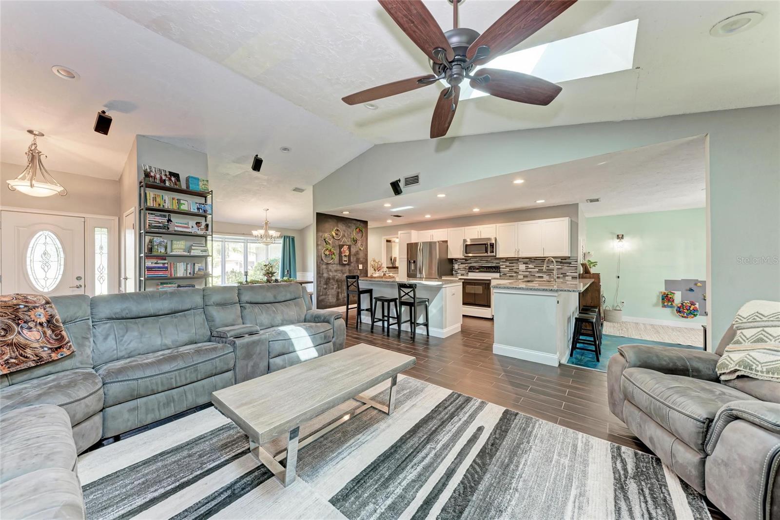 Image 12 of 52 For 1821 Racimo Drive