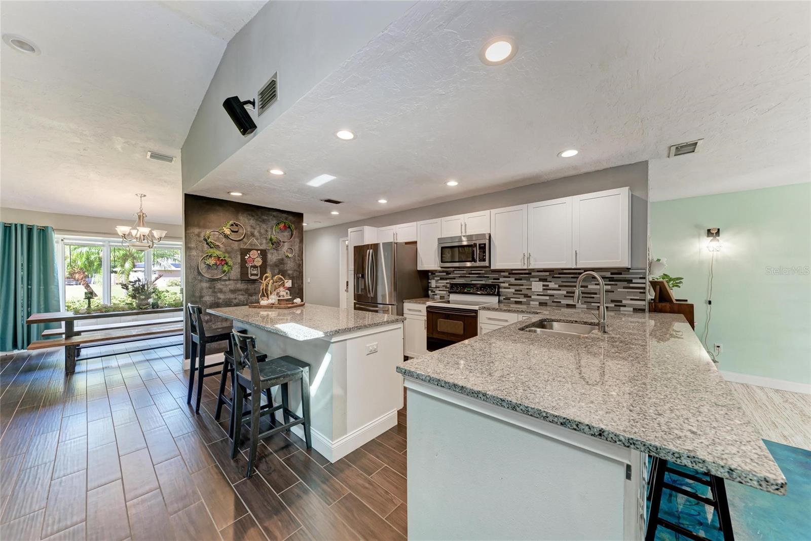Image 13 of 52 For 1821 Racimo Drive