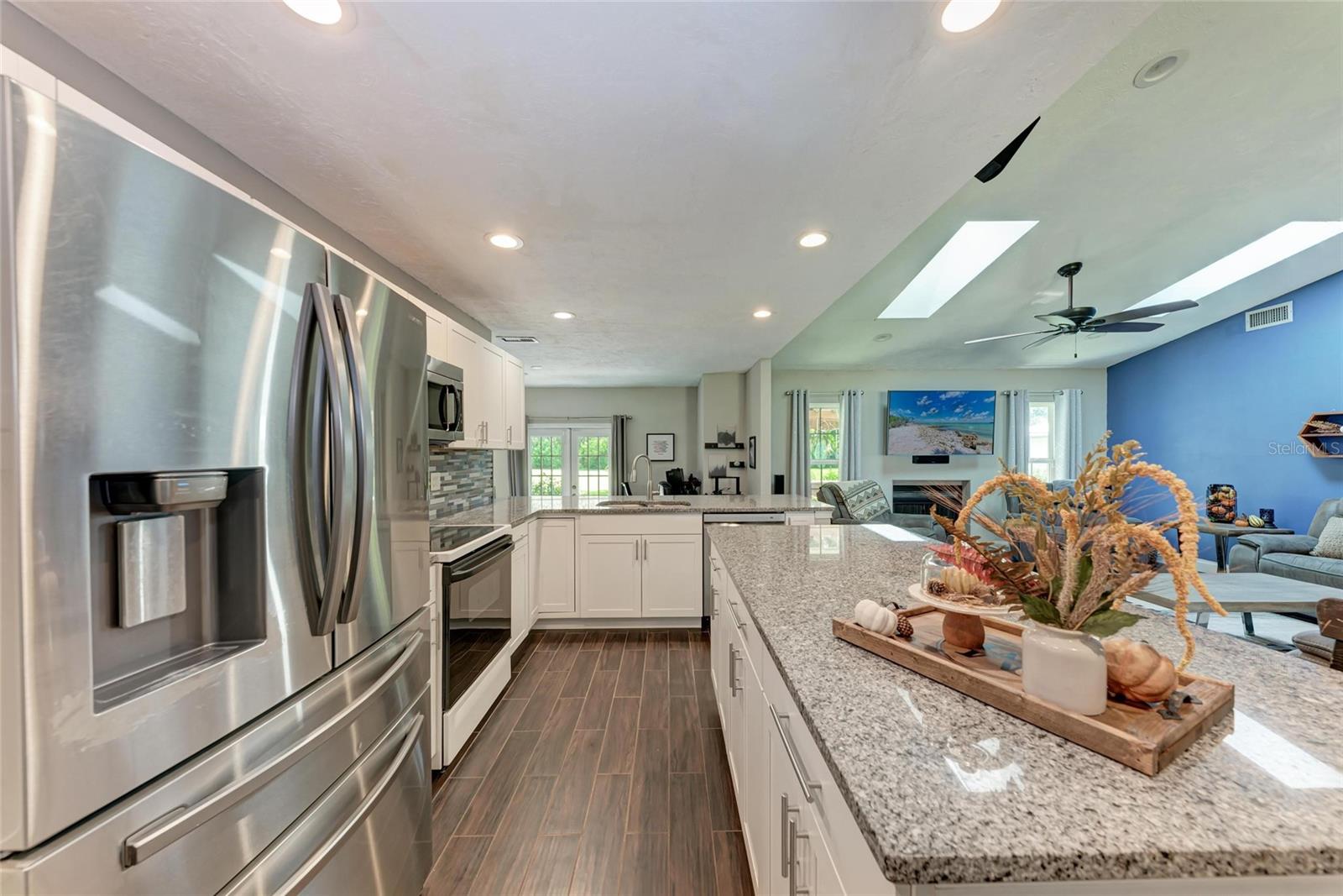 Image 16 of 52 For 1821 Racimo Drive