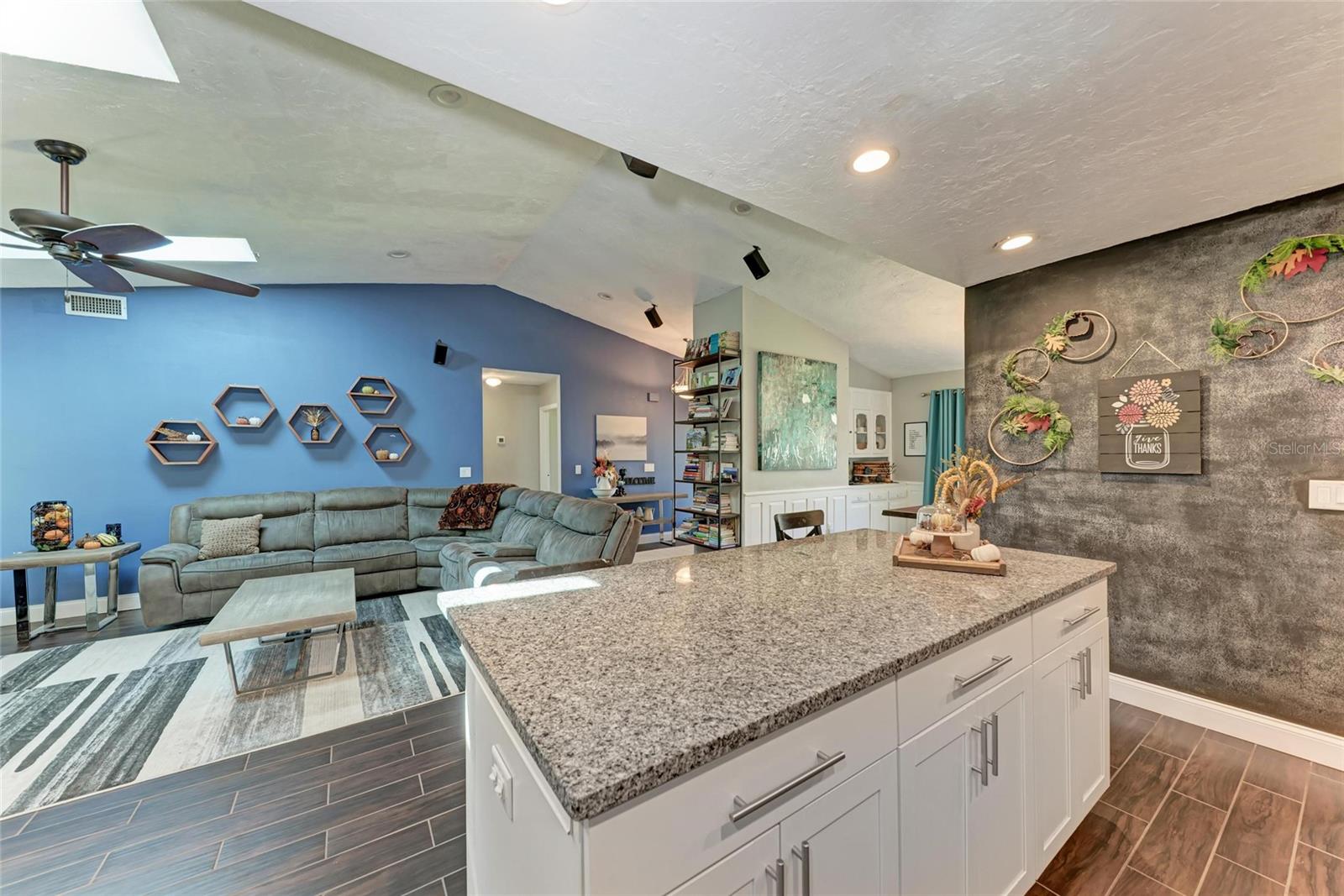 Image 18 of 52 For 1821 Racimo Drive