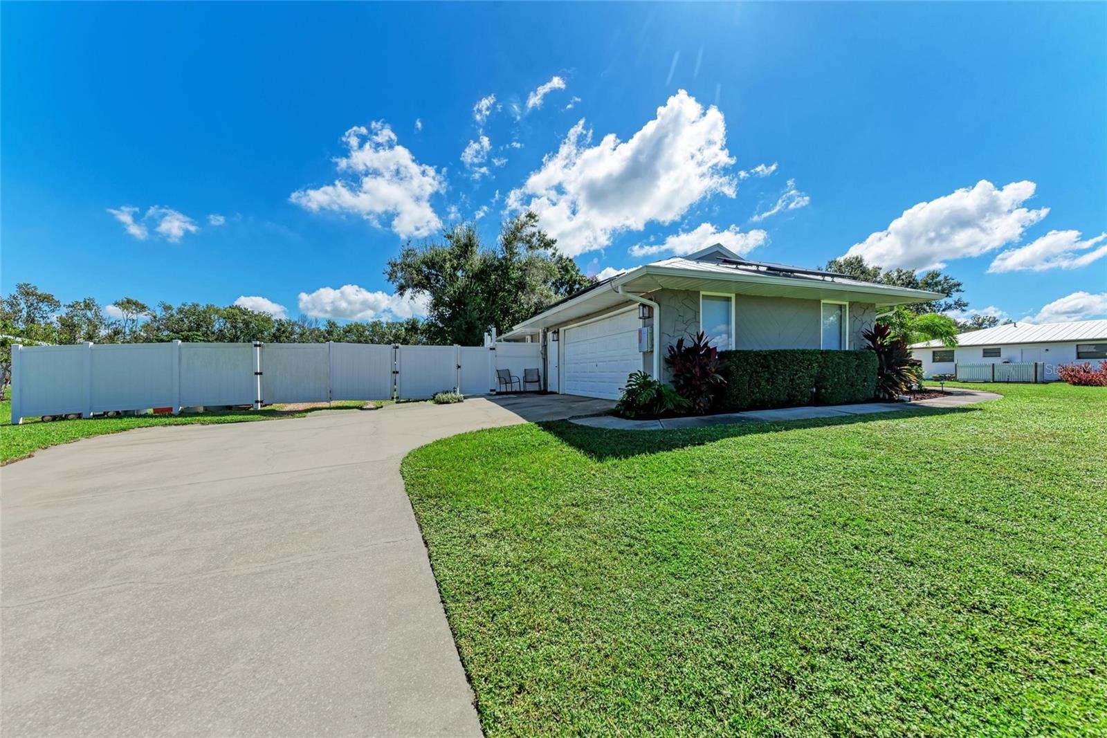 Image 3 of 52 For 1821 Racimo Drive