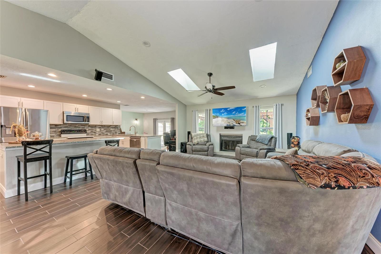 Image 9 of 52 For 1821 Racimo Drive