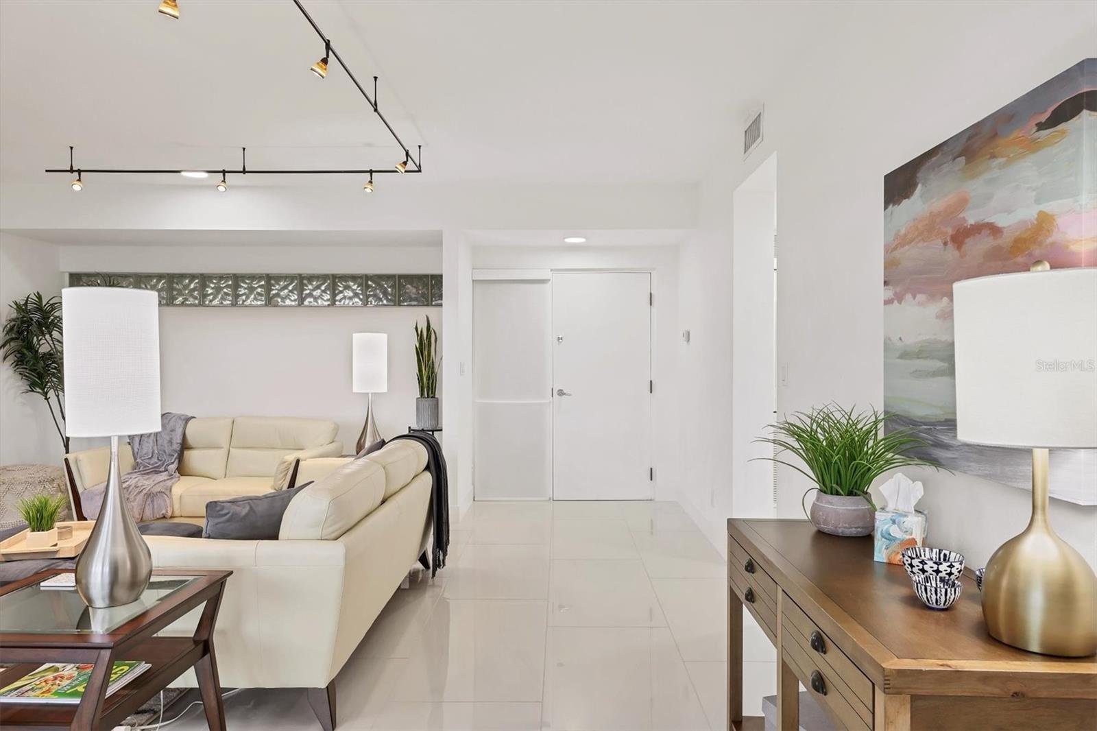 Image 5 of 51 For 5408 Eagles Point Circle 102