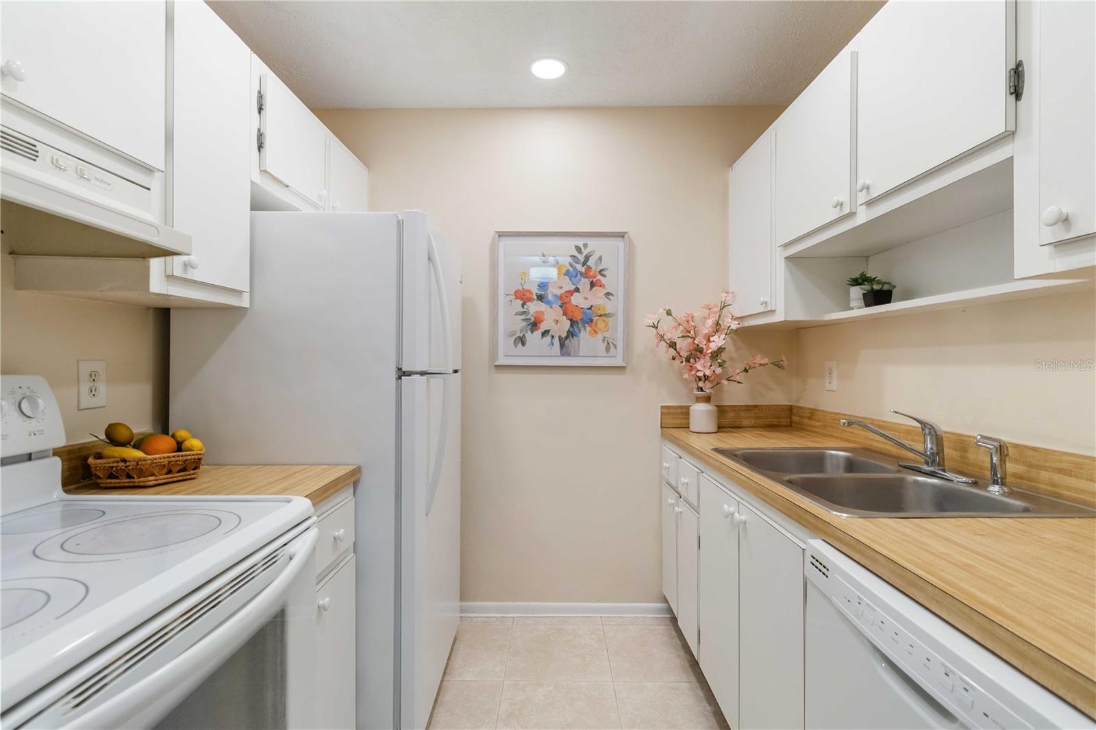 Image 11 of 31 For 3267 Beneva Road 103