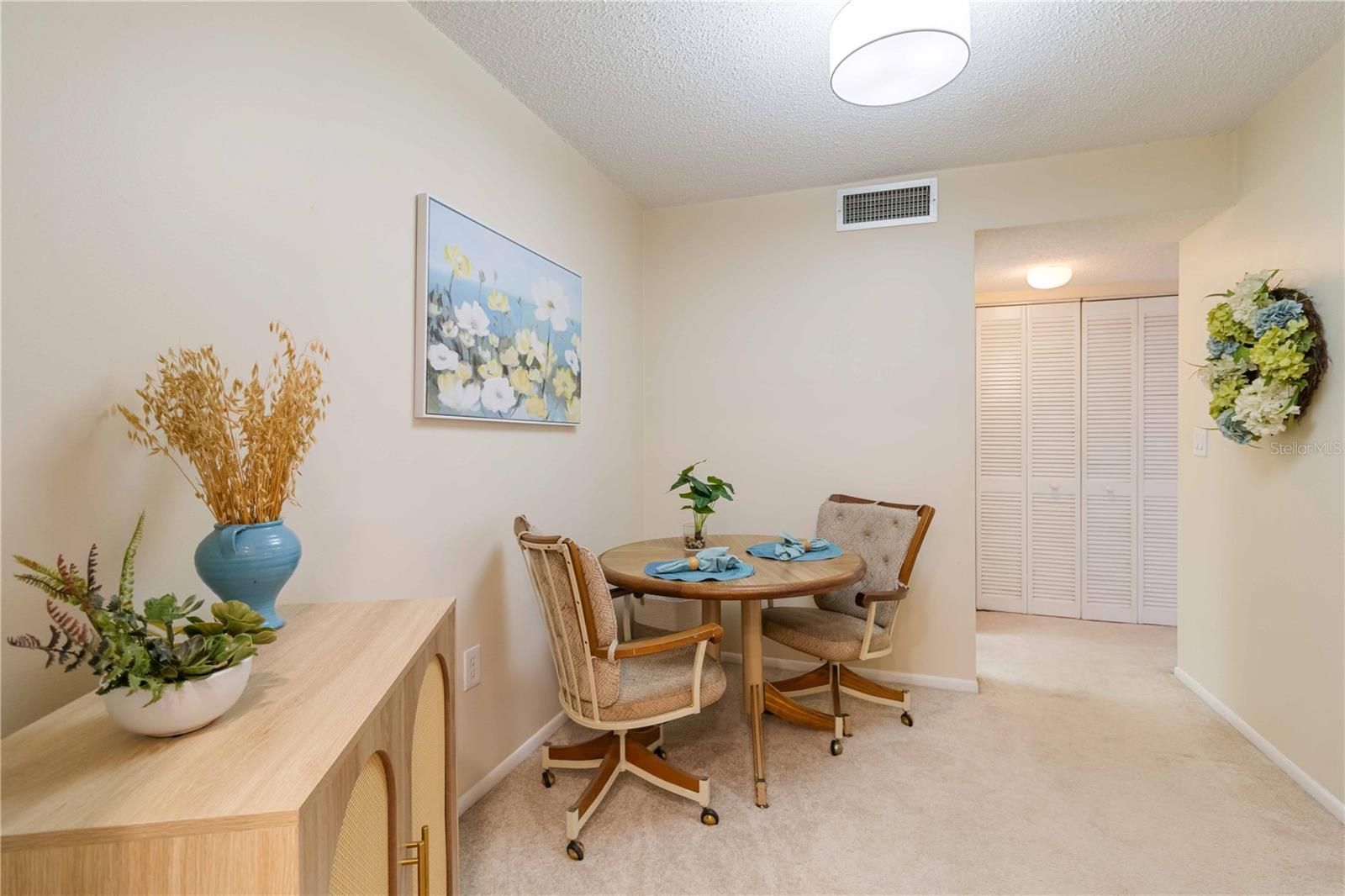 Image 14 of 31 For 3267 Beneva Road 103