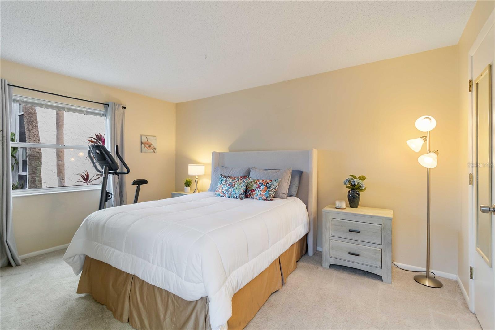 Image 17 of 31 For 3267 Beneva Road 103