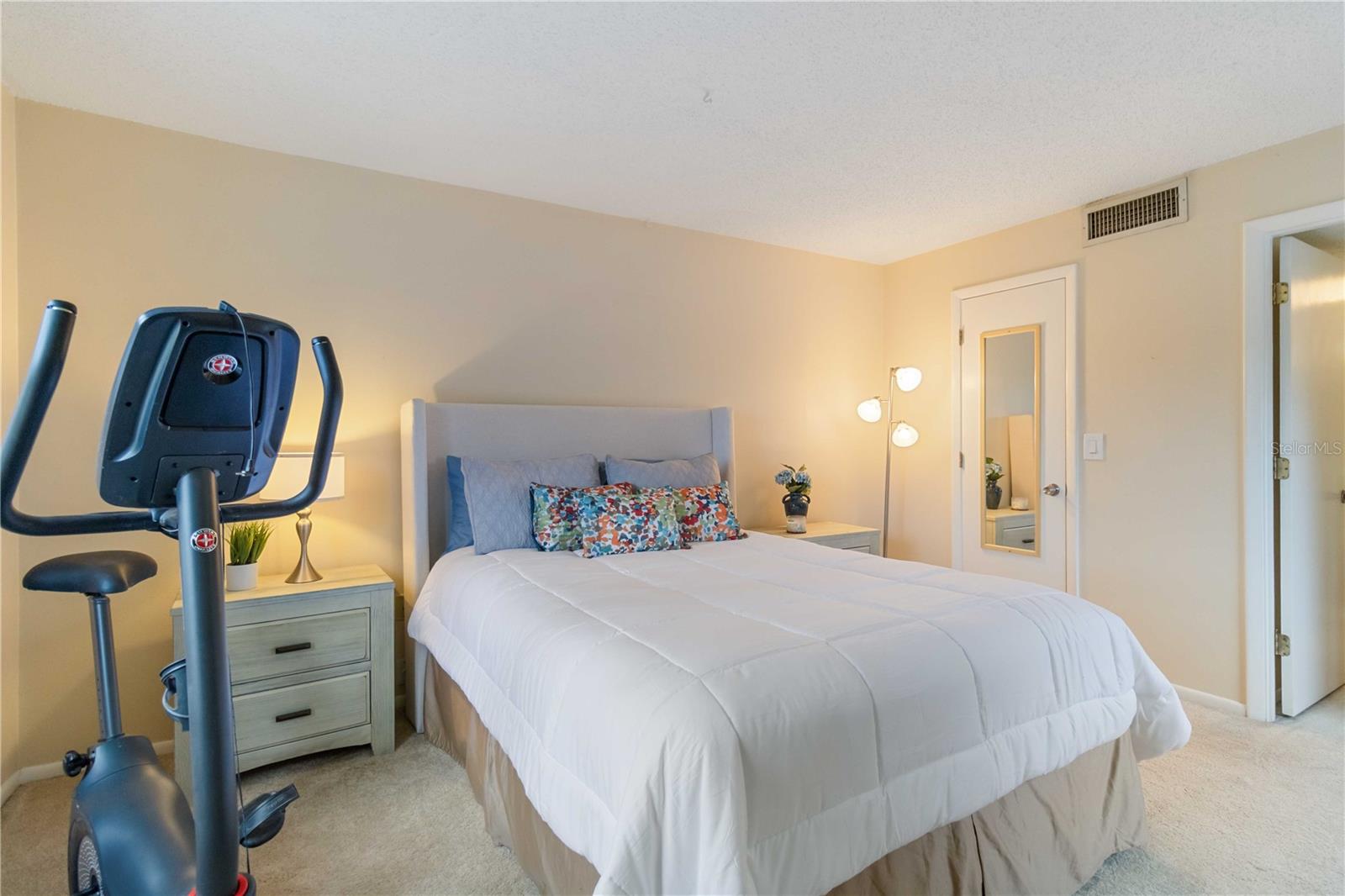 Image 18 of 31 For 3267 Beneva Road 103