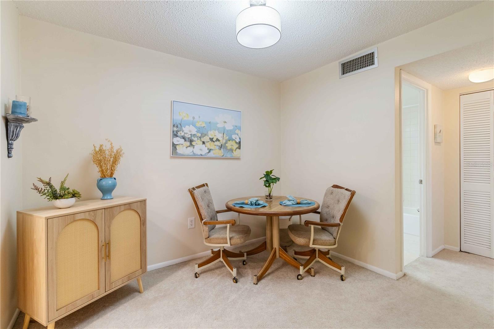 Image 9 of 31 For 3267 Beneva Road 103