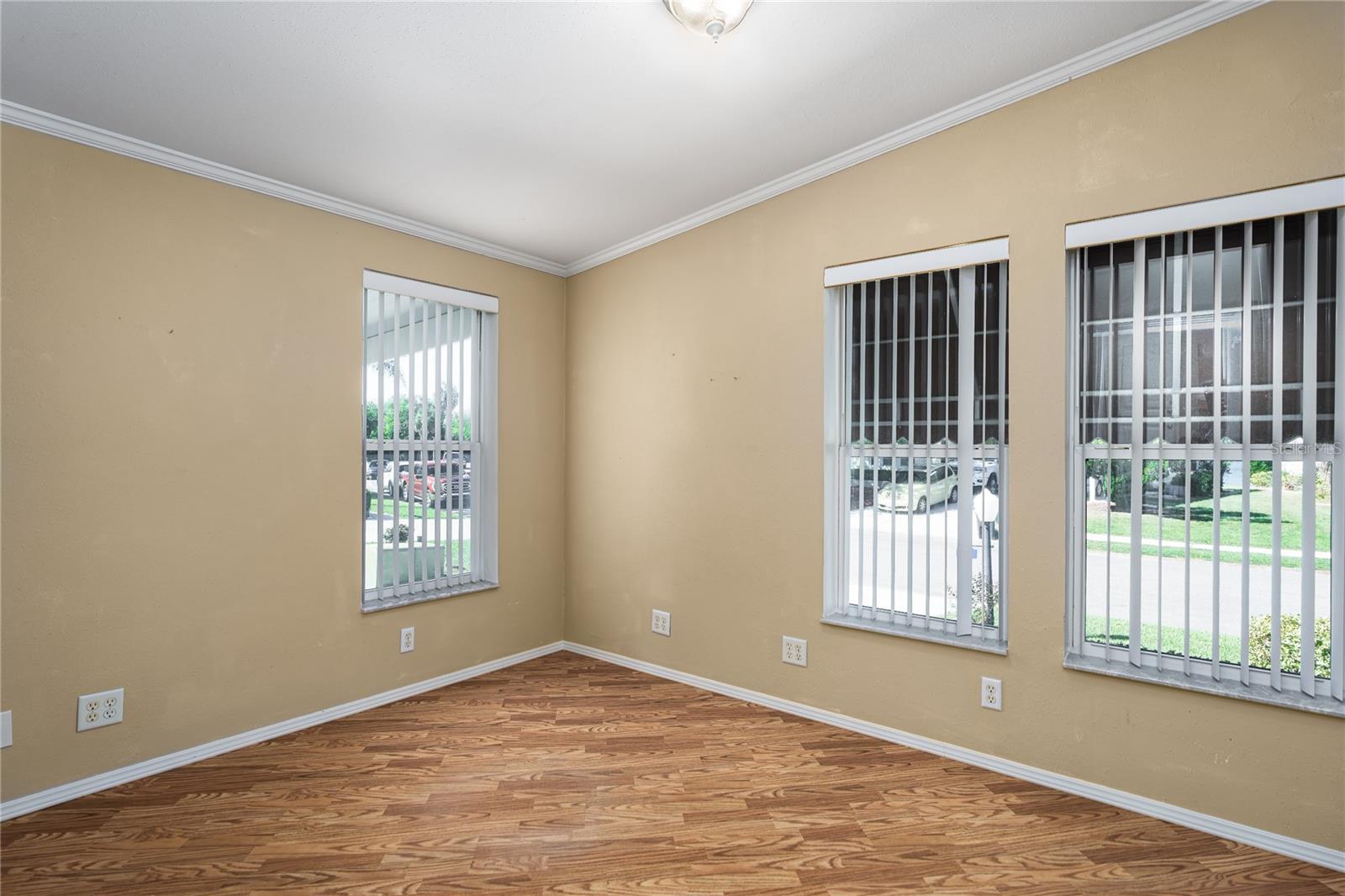 Image 20 of 37 For 8410 Imperial Circle