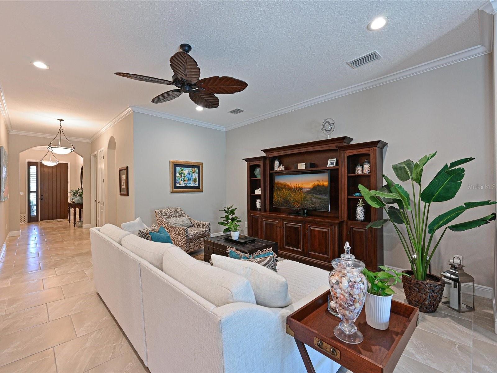 Image 7 of 49 For 6220 Champions Row Street