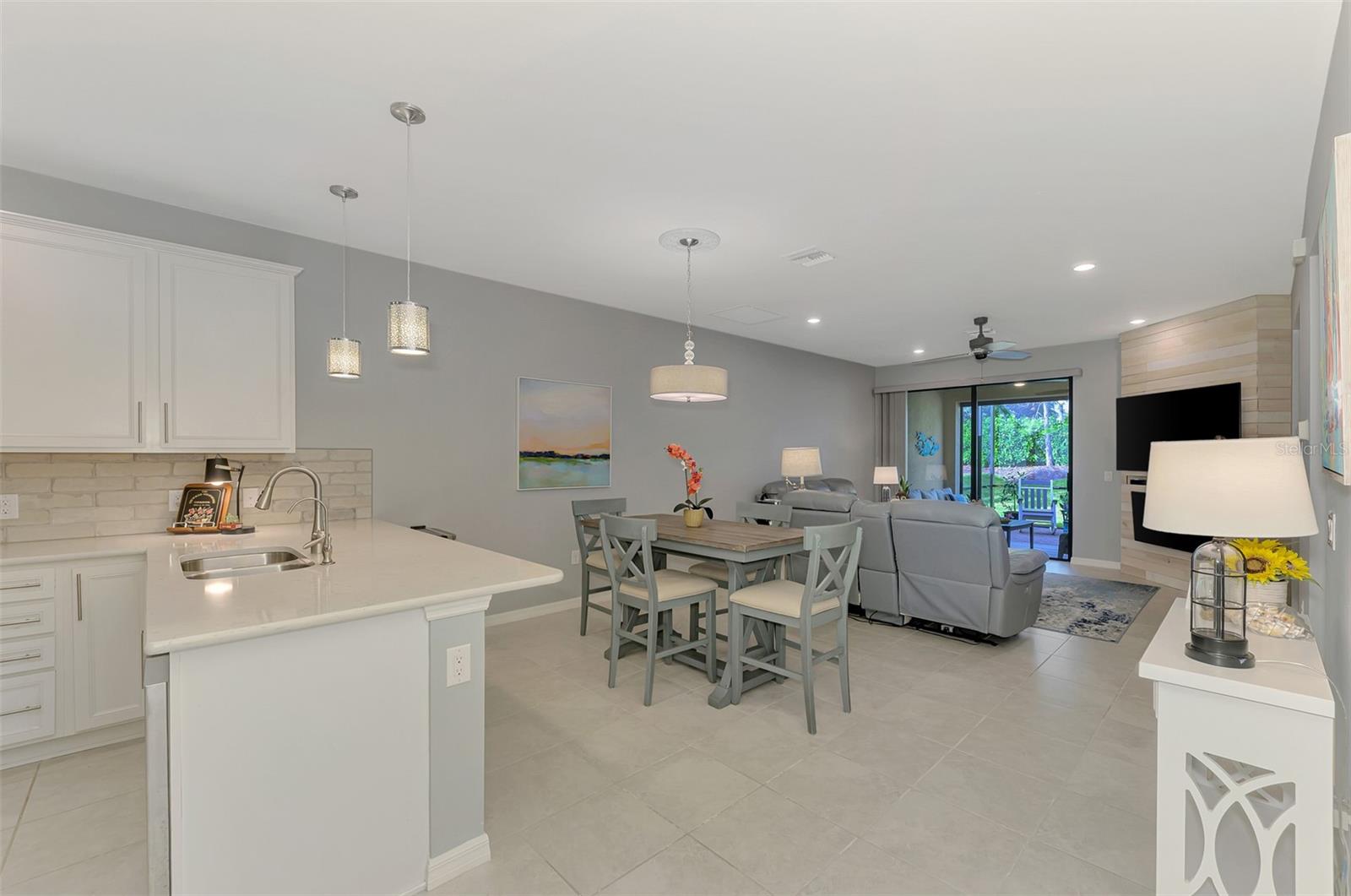 Image 10 of 56 For 18819 Lanuvio Street