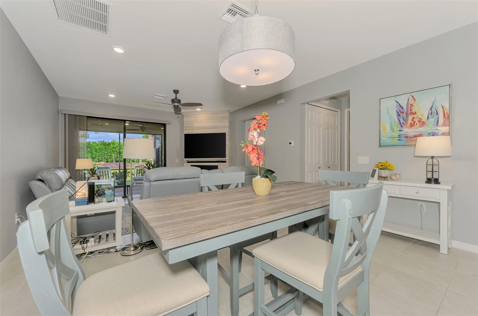 Image 14 of 56 For 18819 Lanuvio Street