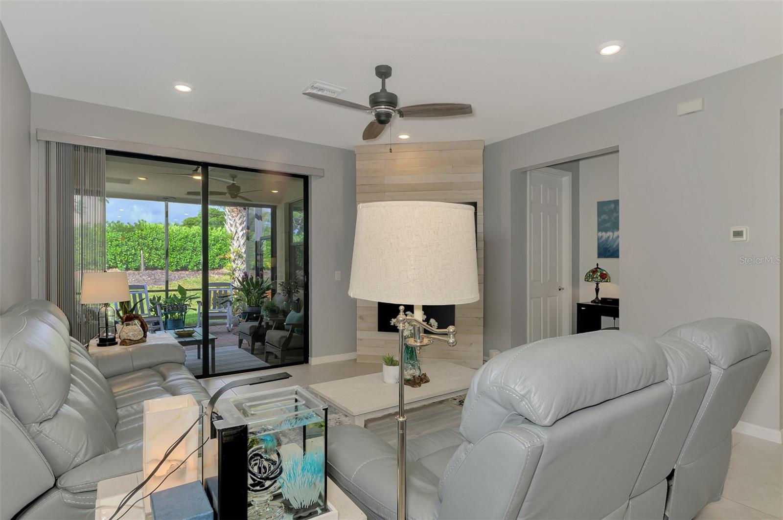 Image 16 of 56 For 18819 Lanuvio Street