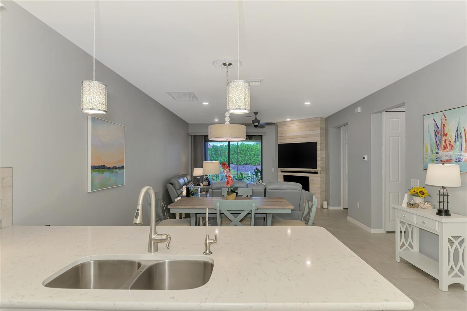 Image 27 of 56 For 18819 Lanuvio Street