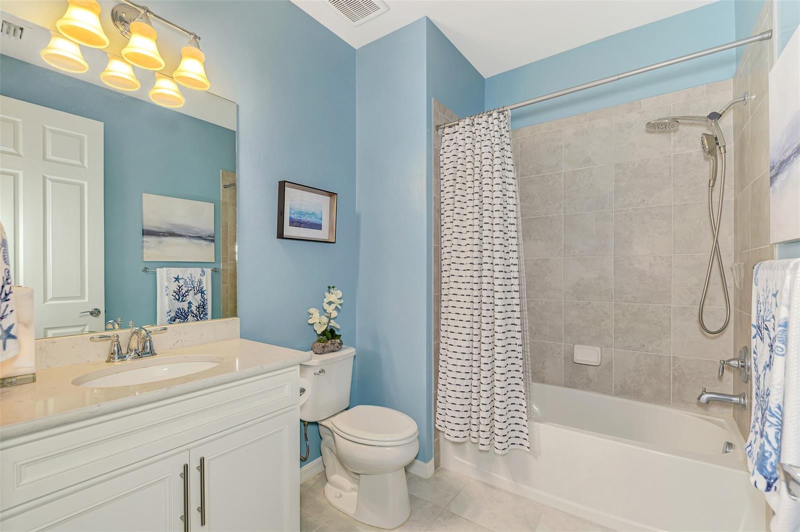 Image 37 of 56 For 18819 Lanuvio Street