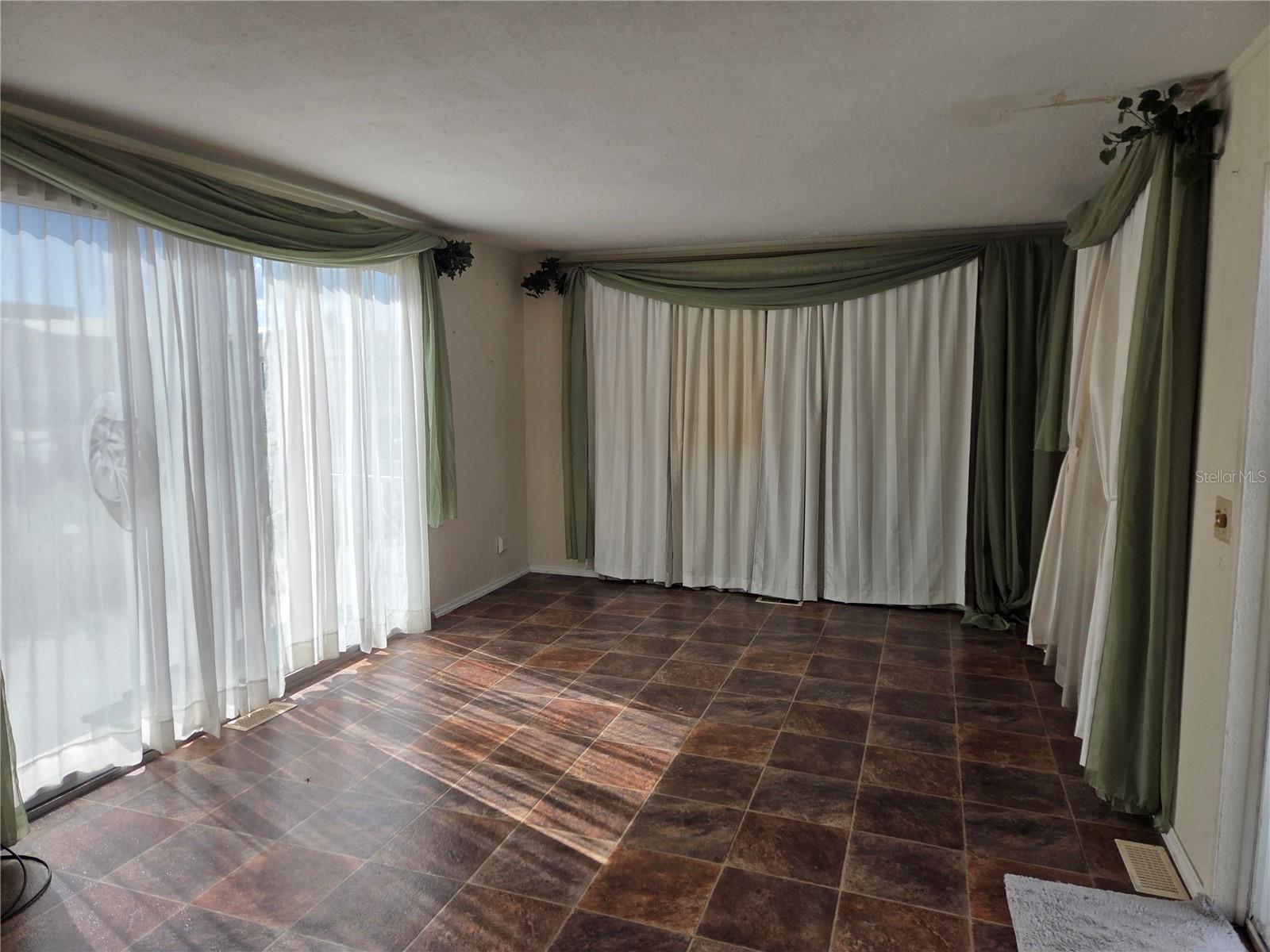 Image 5 of 12 For 3324 Laurel Oak Way