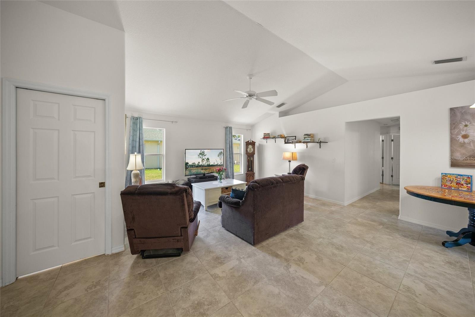 Image 16 of 43 For 4140 Malden Drive