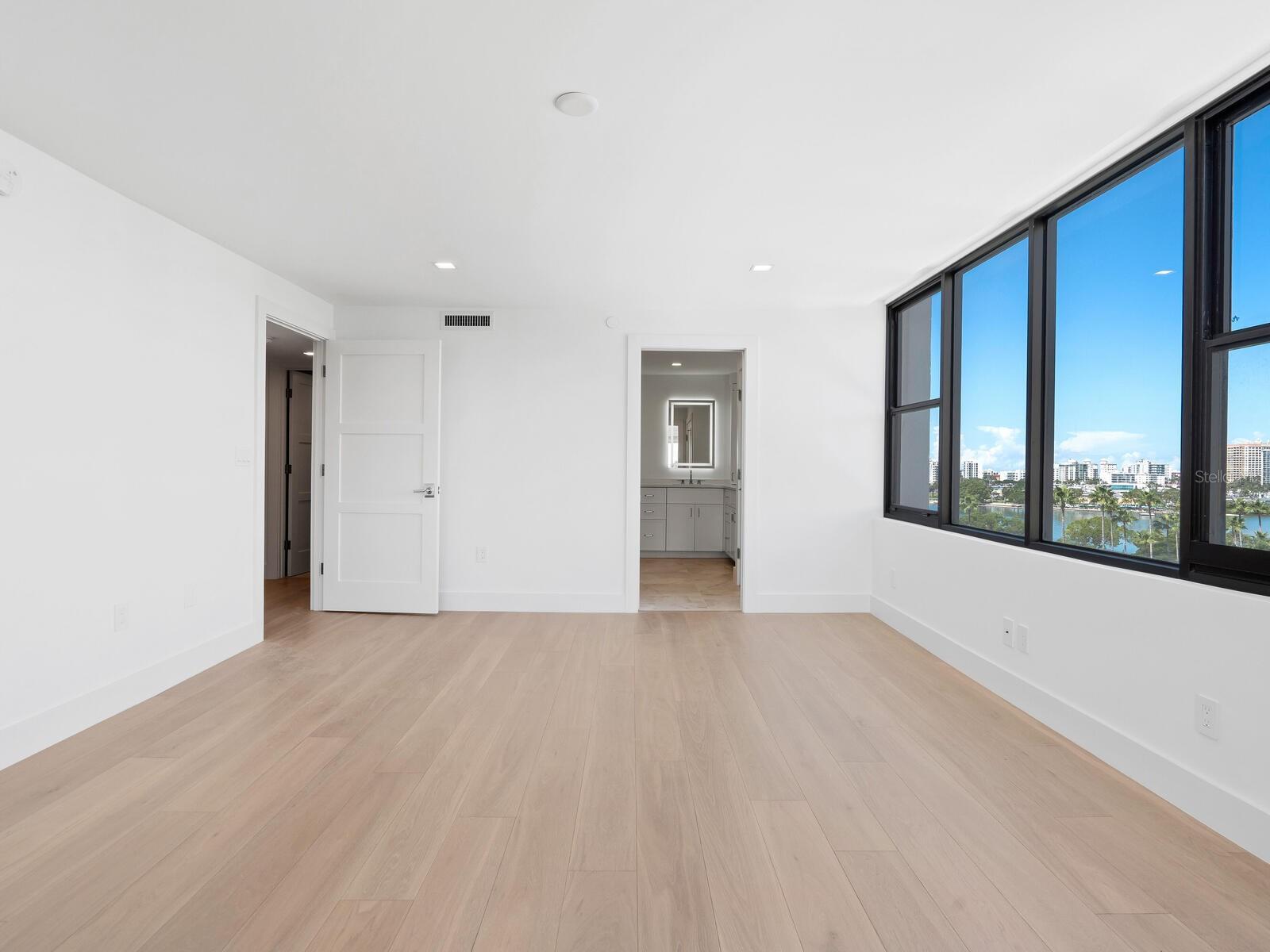 Image 14 of 52 For 770 Palm Avenue 604