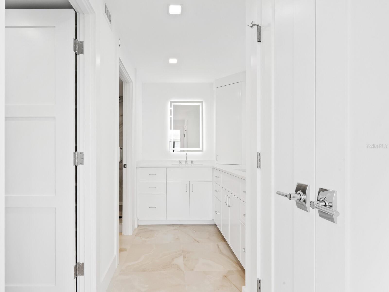 Image 16 of 52 For 770 Palm Avenue 604