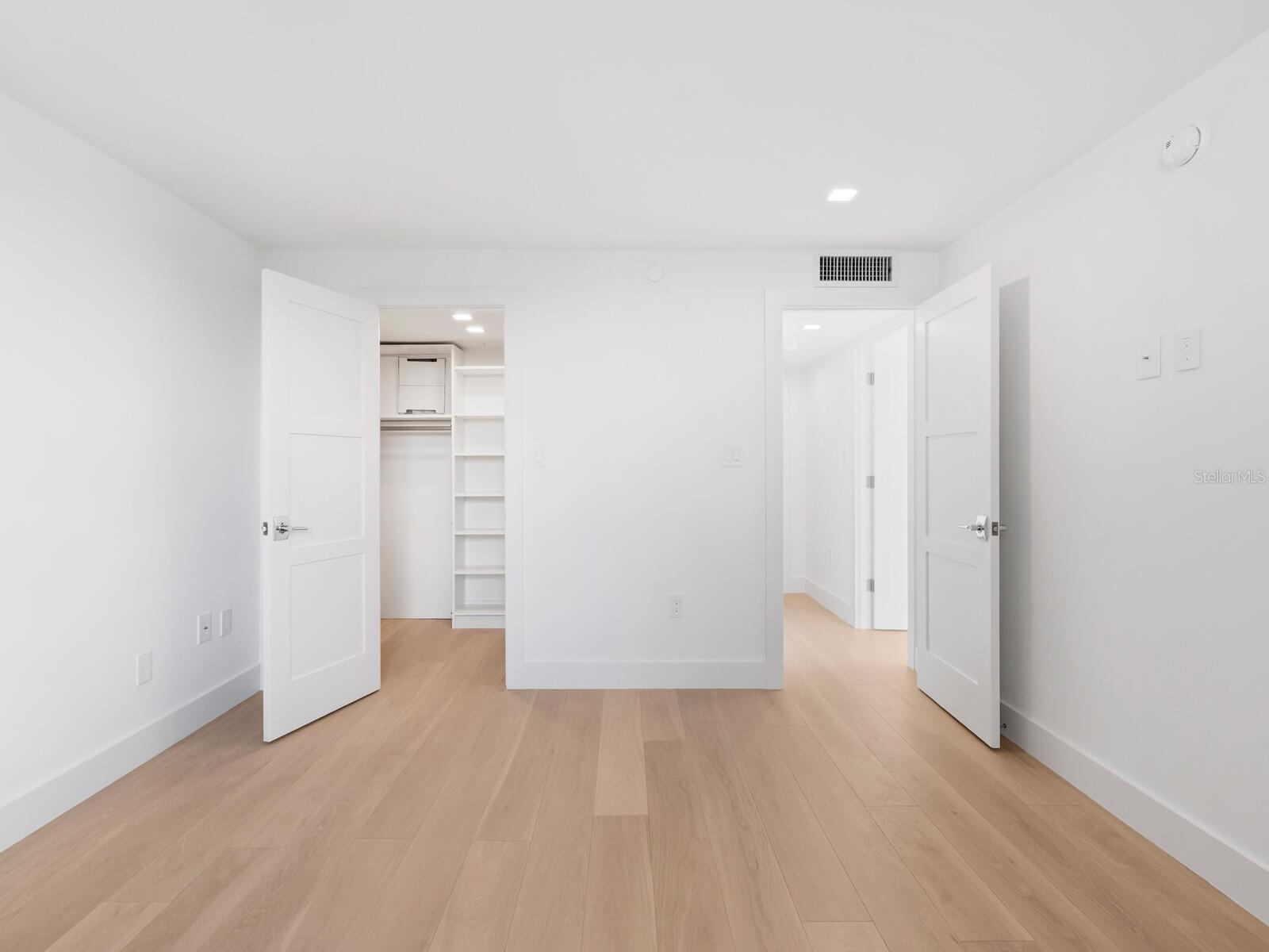 Image 20 of 52 For 770 Palm Avenue 604