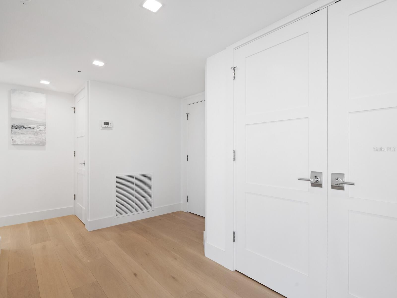 Image 24 of 52 For 770 Palm Avenue 604