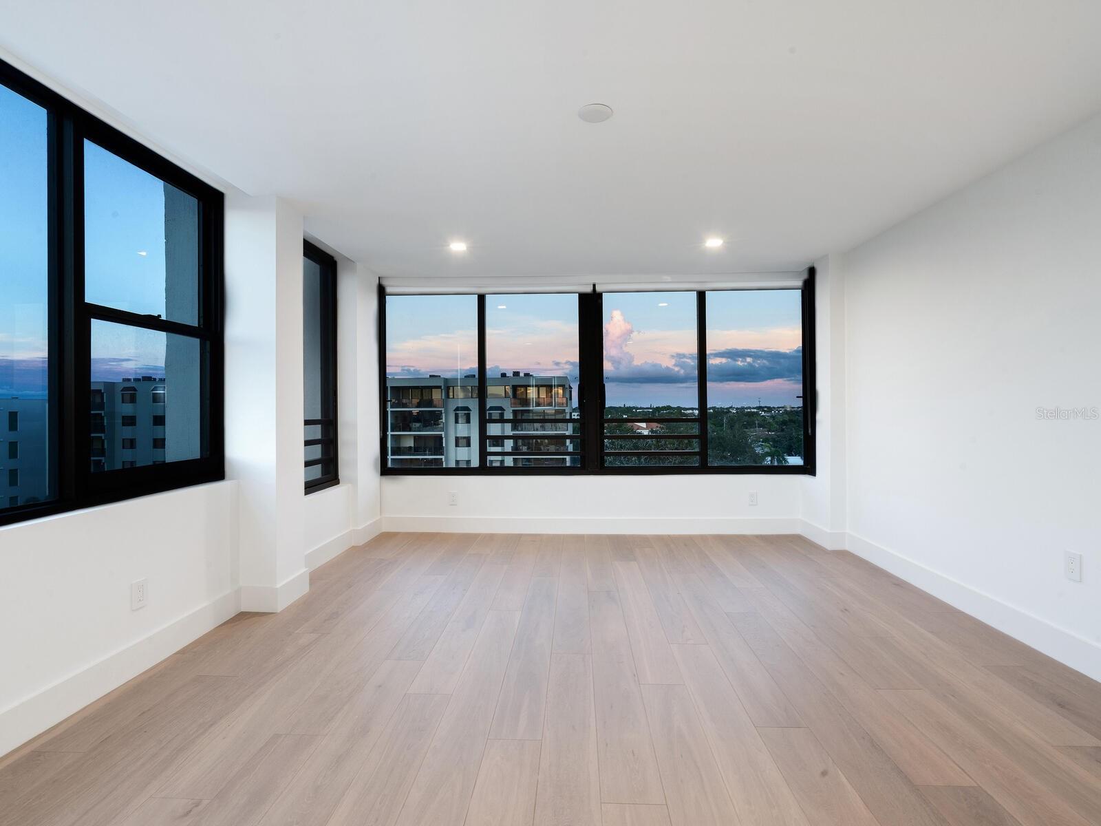 Image 29 of 52 For 770 Palm Avenue 604