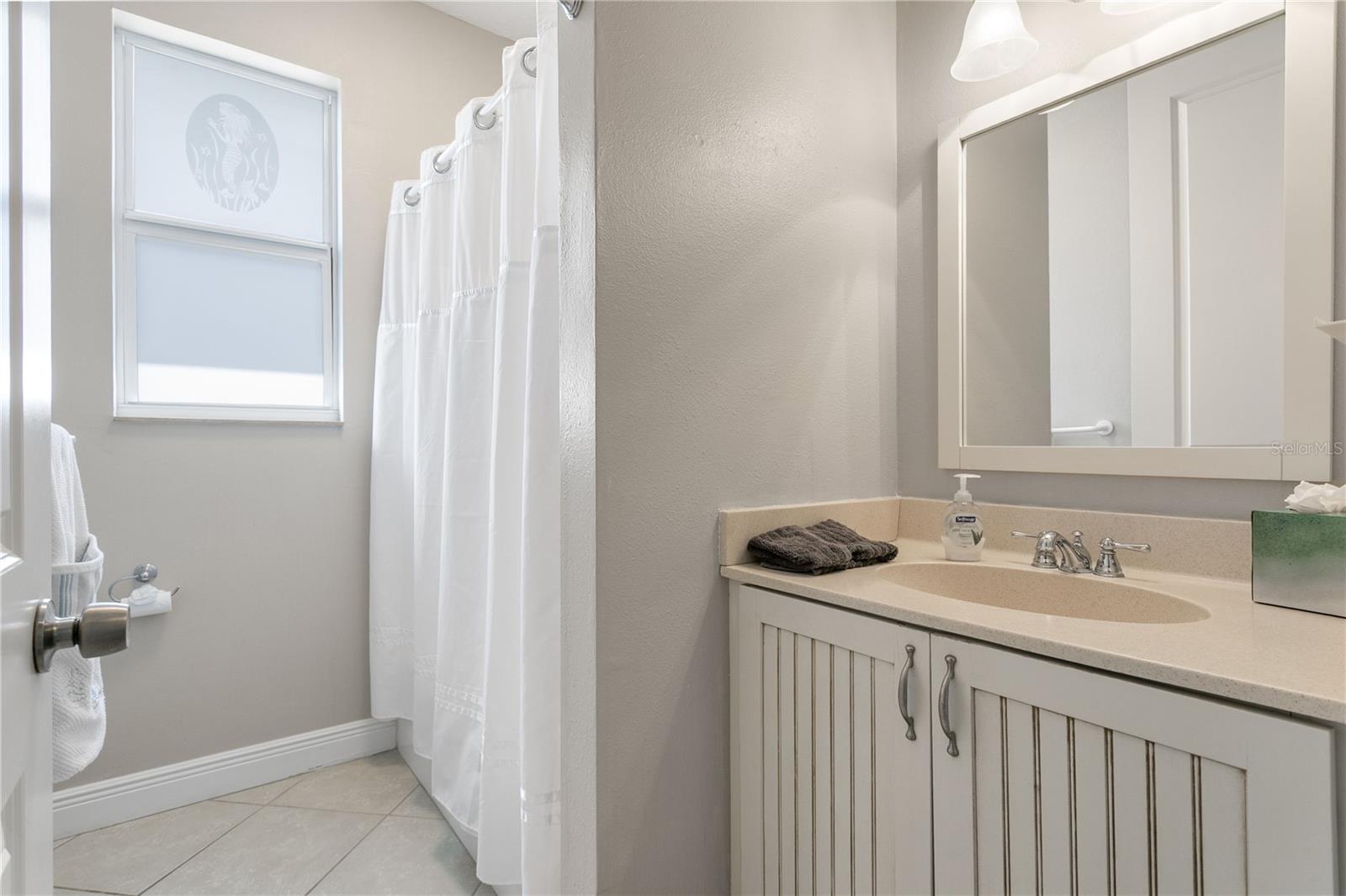 Image 11 of 19 For 601 Hamlin Street