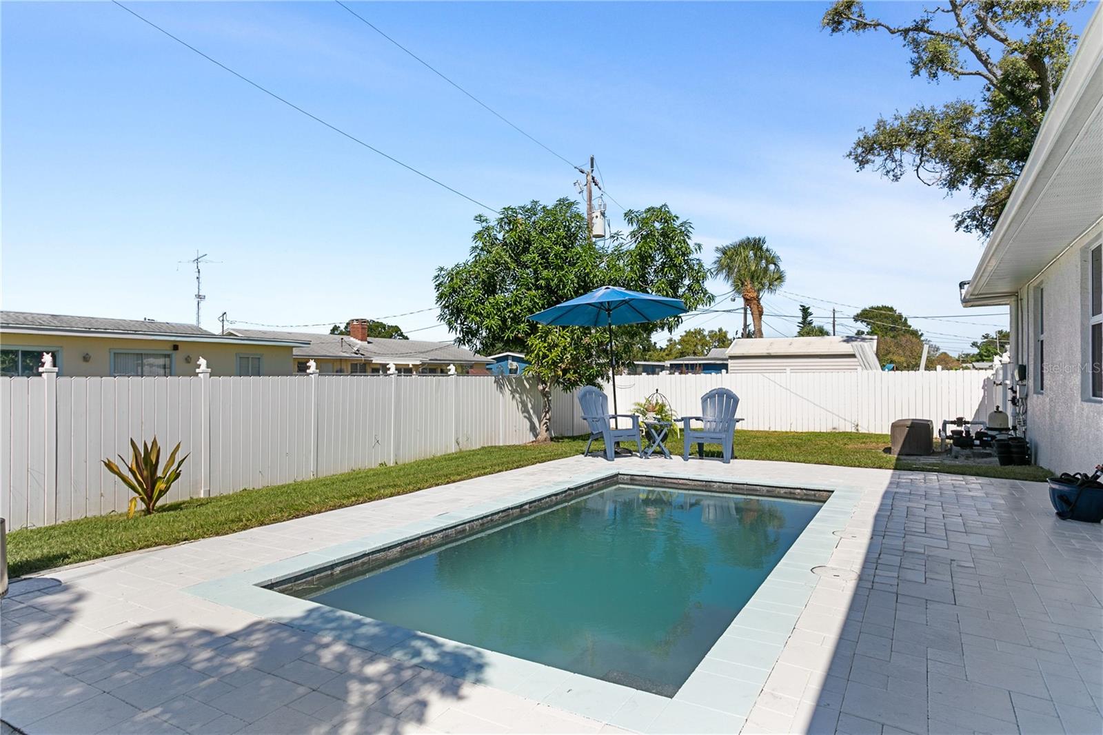 Image 16 of 19 For 601 Hamlin Street