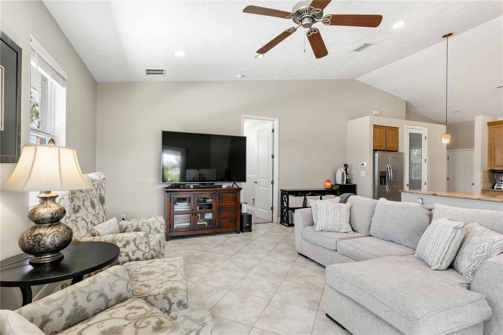 Image 2 of 19 For 601 Hamlin Street