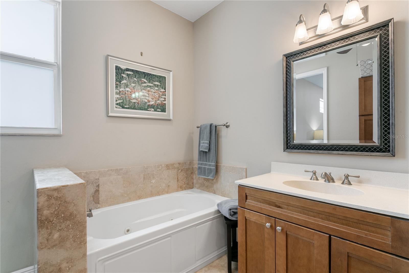 Image 8 of 19 For 601 Hamlin Street