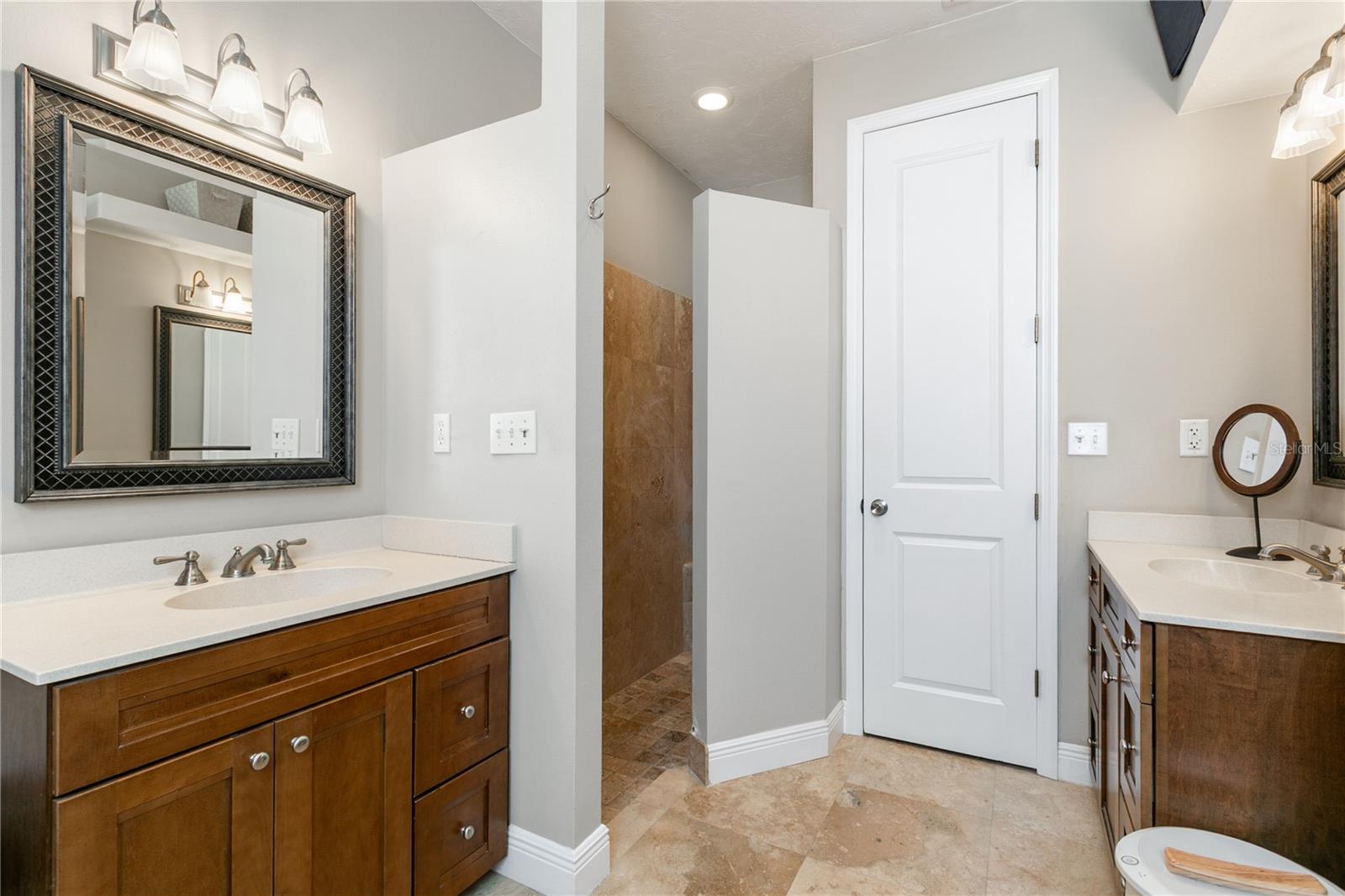 Image 9 of 19 For 601 Hamlin Street