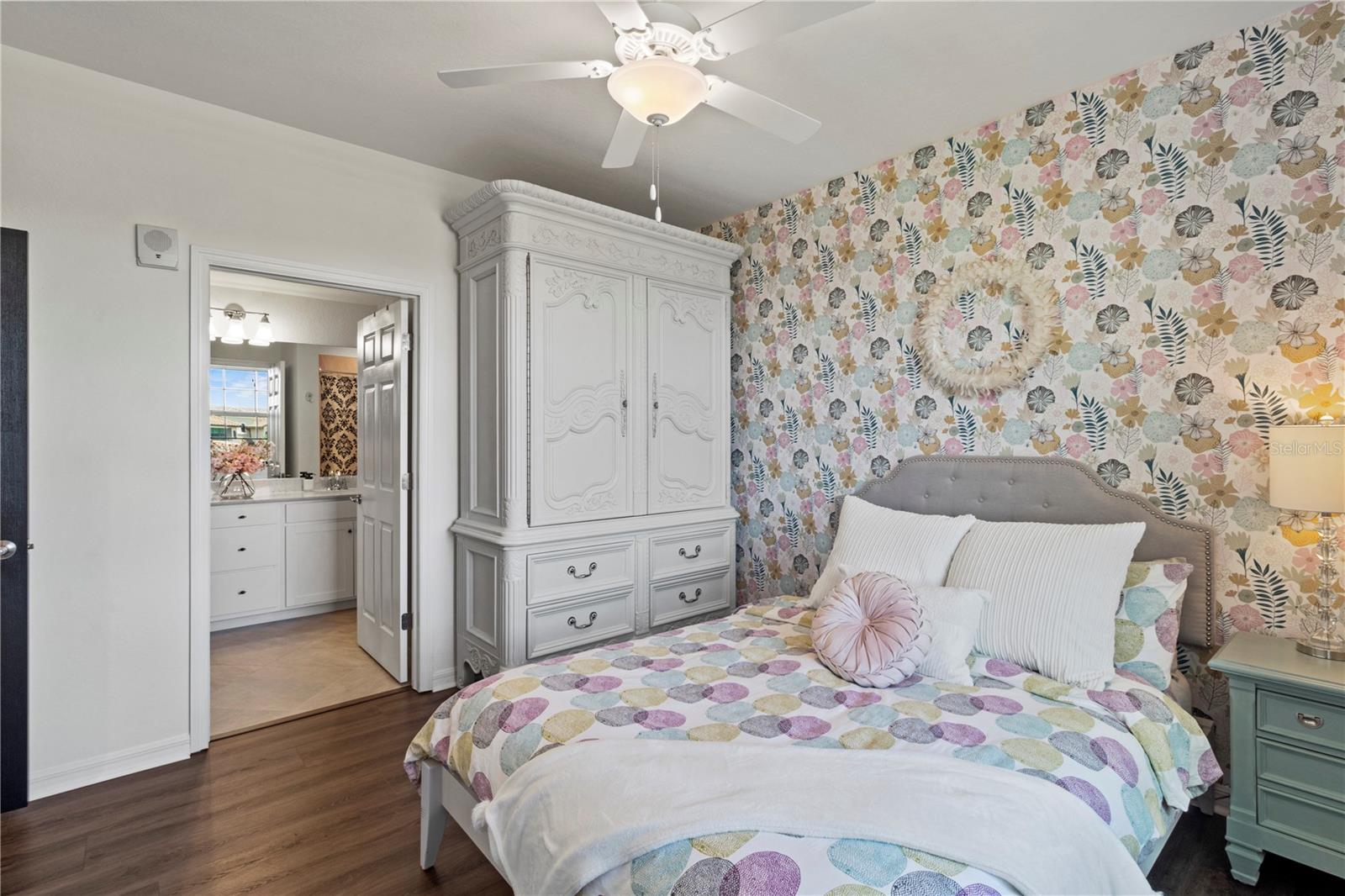 Image 34 of 89 For 17724 Gawthrop Drive 208