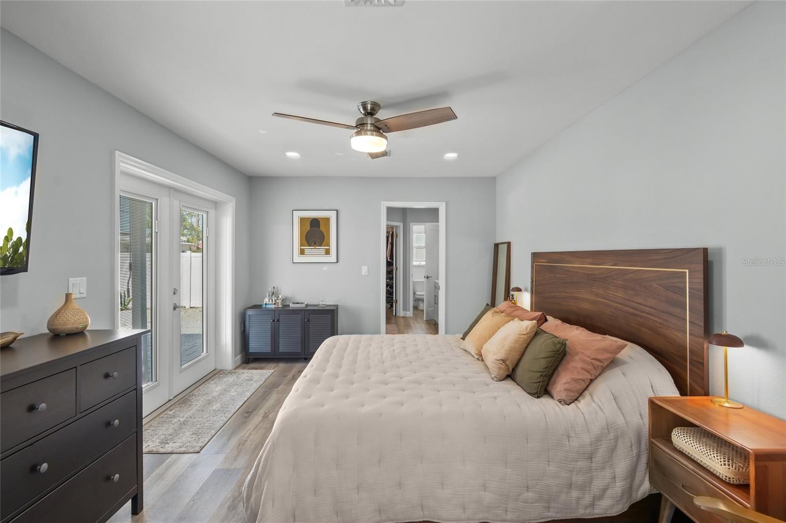 Image 16 of 47 For 744 Guild Drive