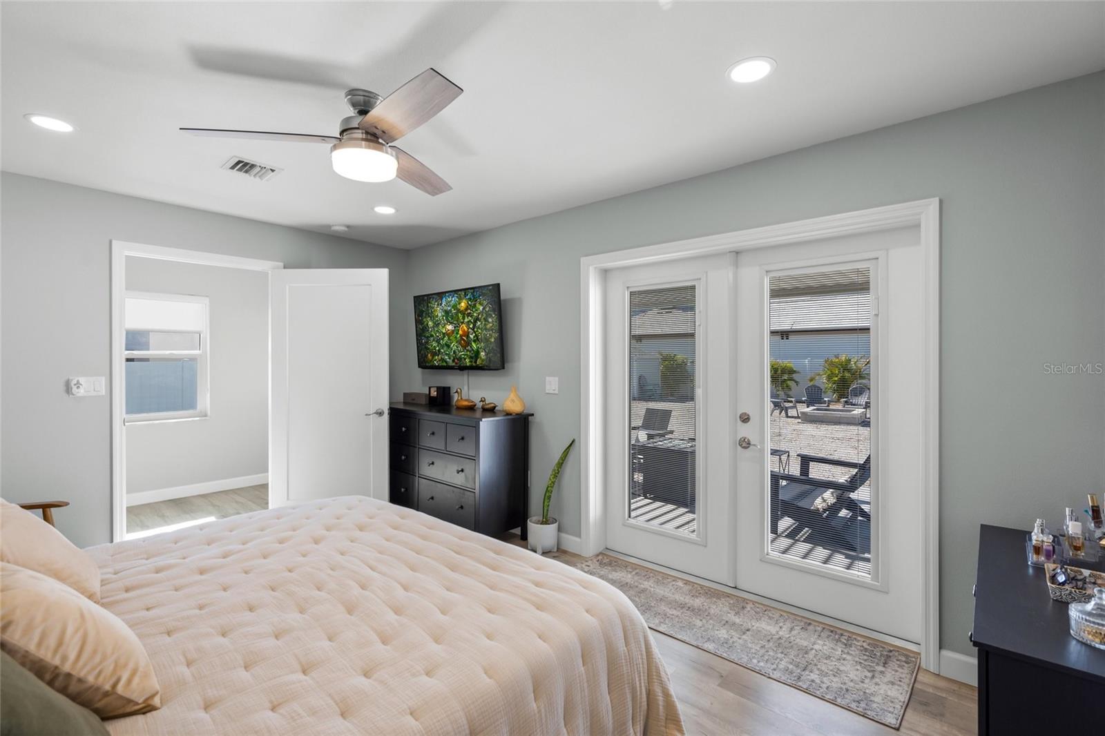 Image 17 of 47 For 744 Guild Drive