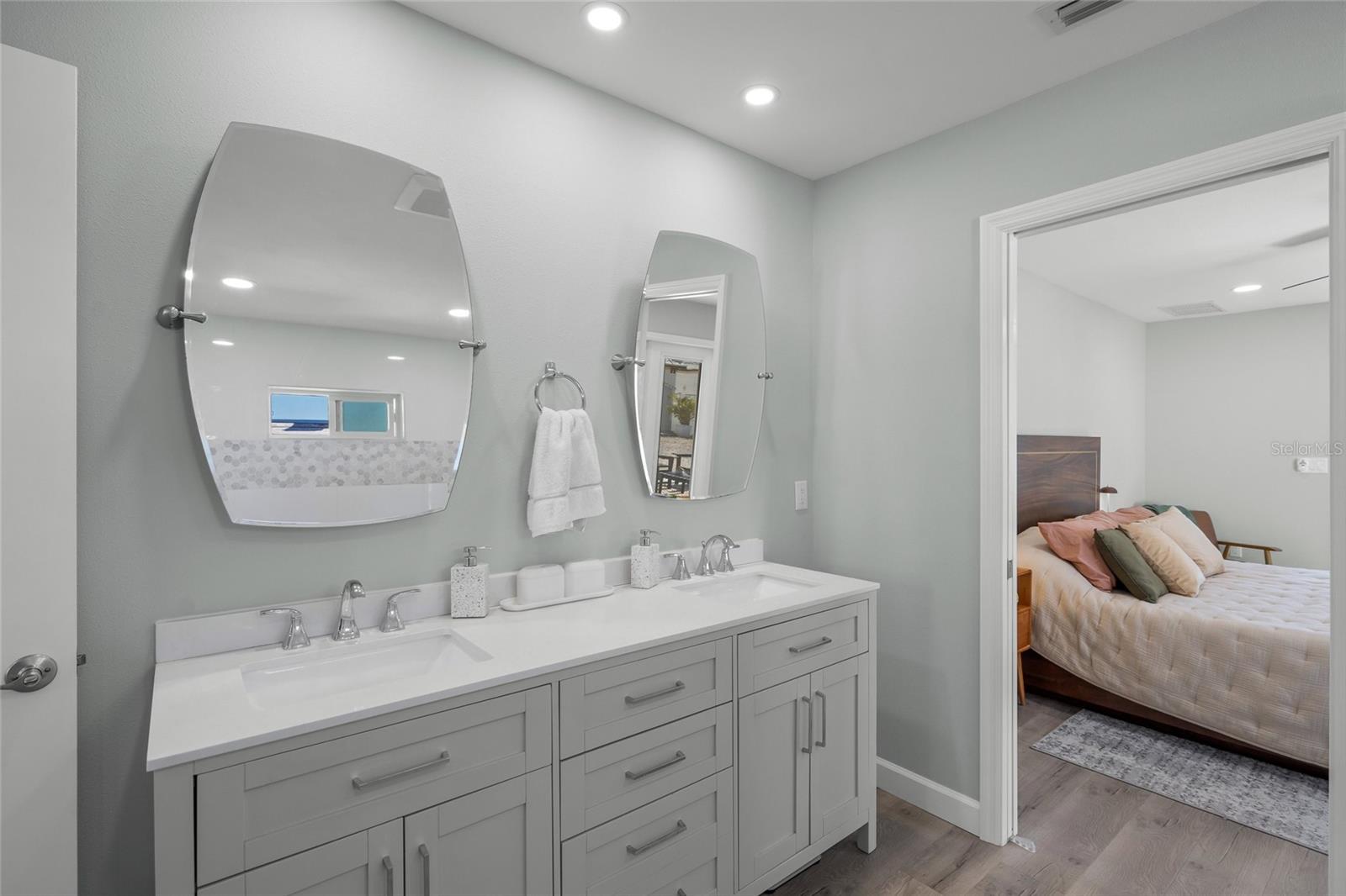 Image 19 of 47 For 744 Guild Drive