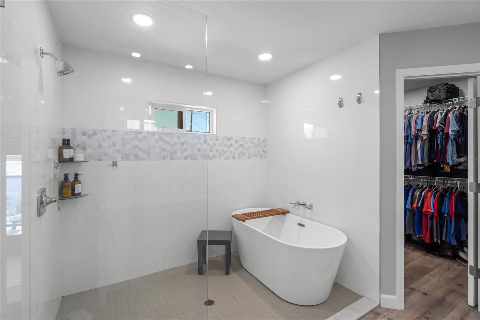 Image 20 of 47 For 744 Guild Drive