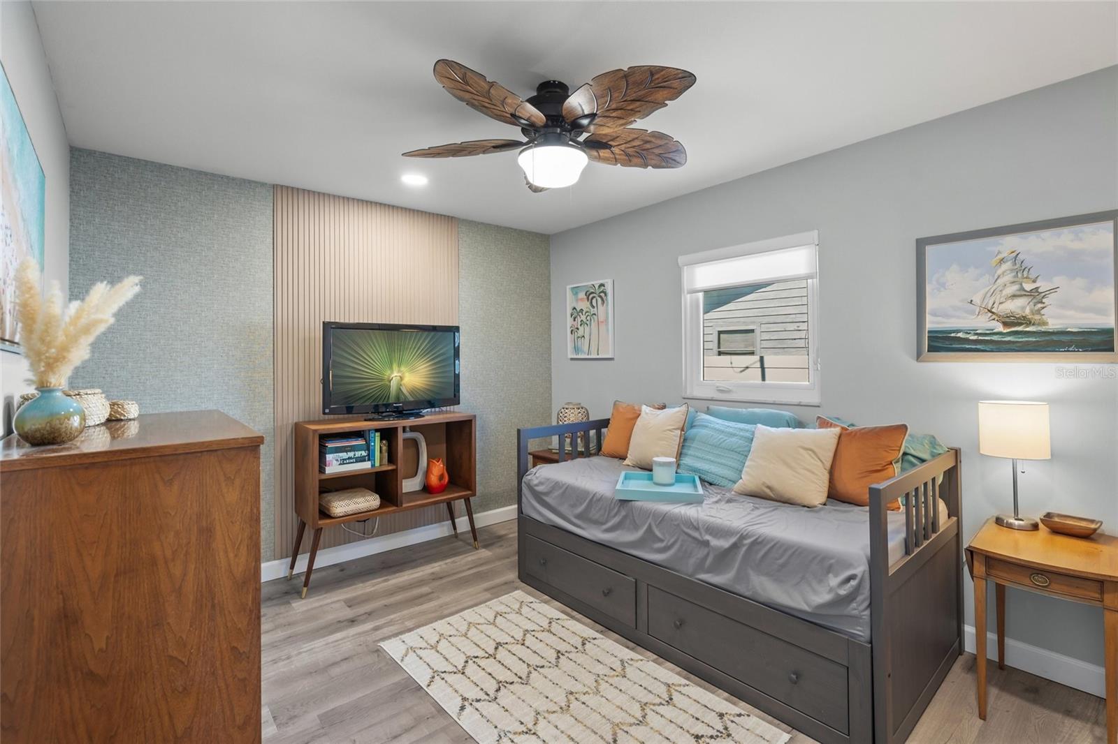 Image 22 of 47 For 744 Guild Drive