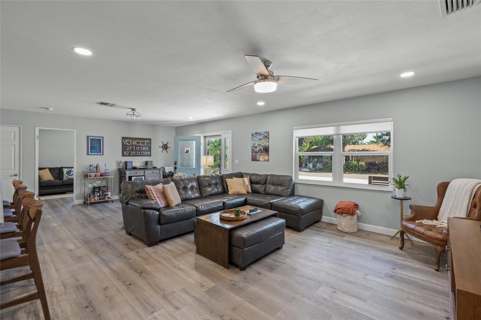 Image 6 of 47 For 744 Guild Drive