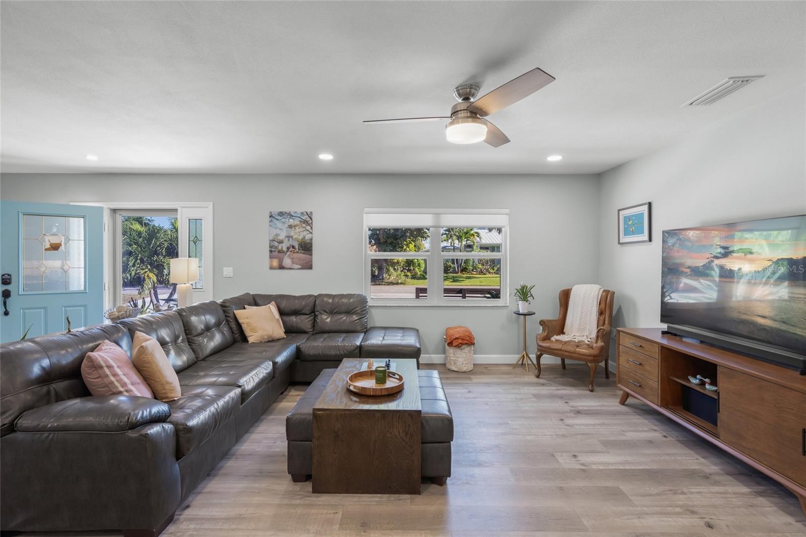 Image 7 of 47 For 744 Guild Drive