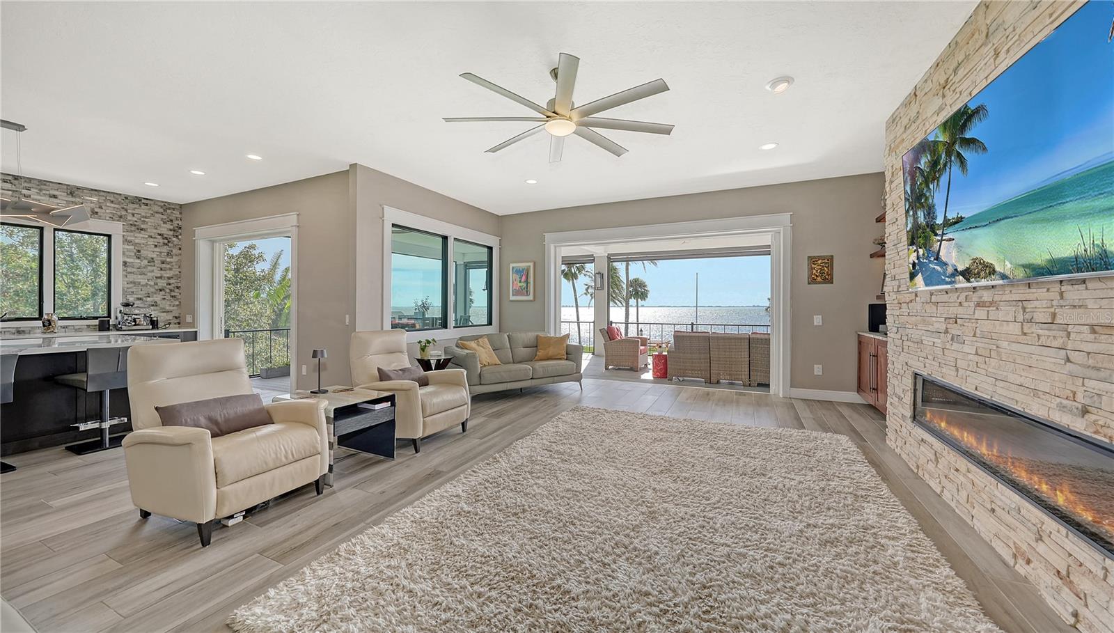 Image 17 of 50 For 7418 Westmoreland Drive