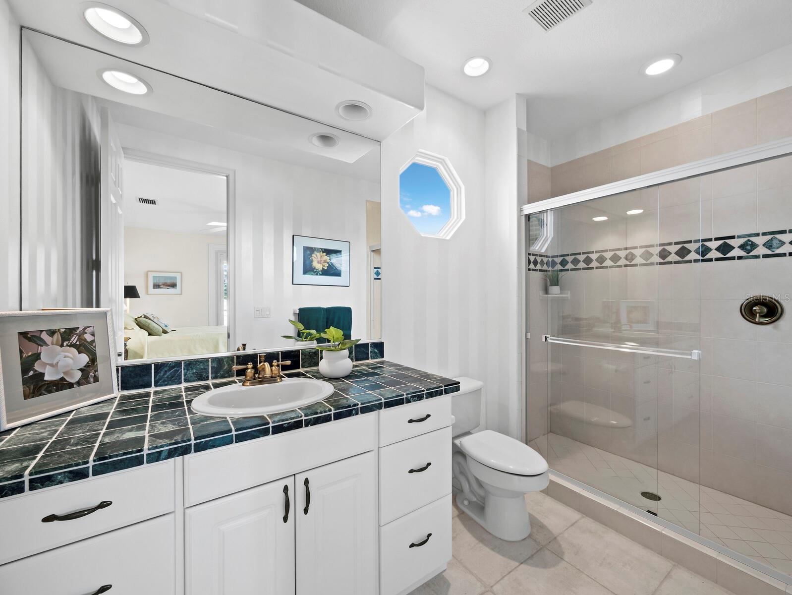 Image 21 of 43 For 573 Spinnaker Lane