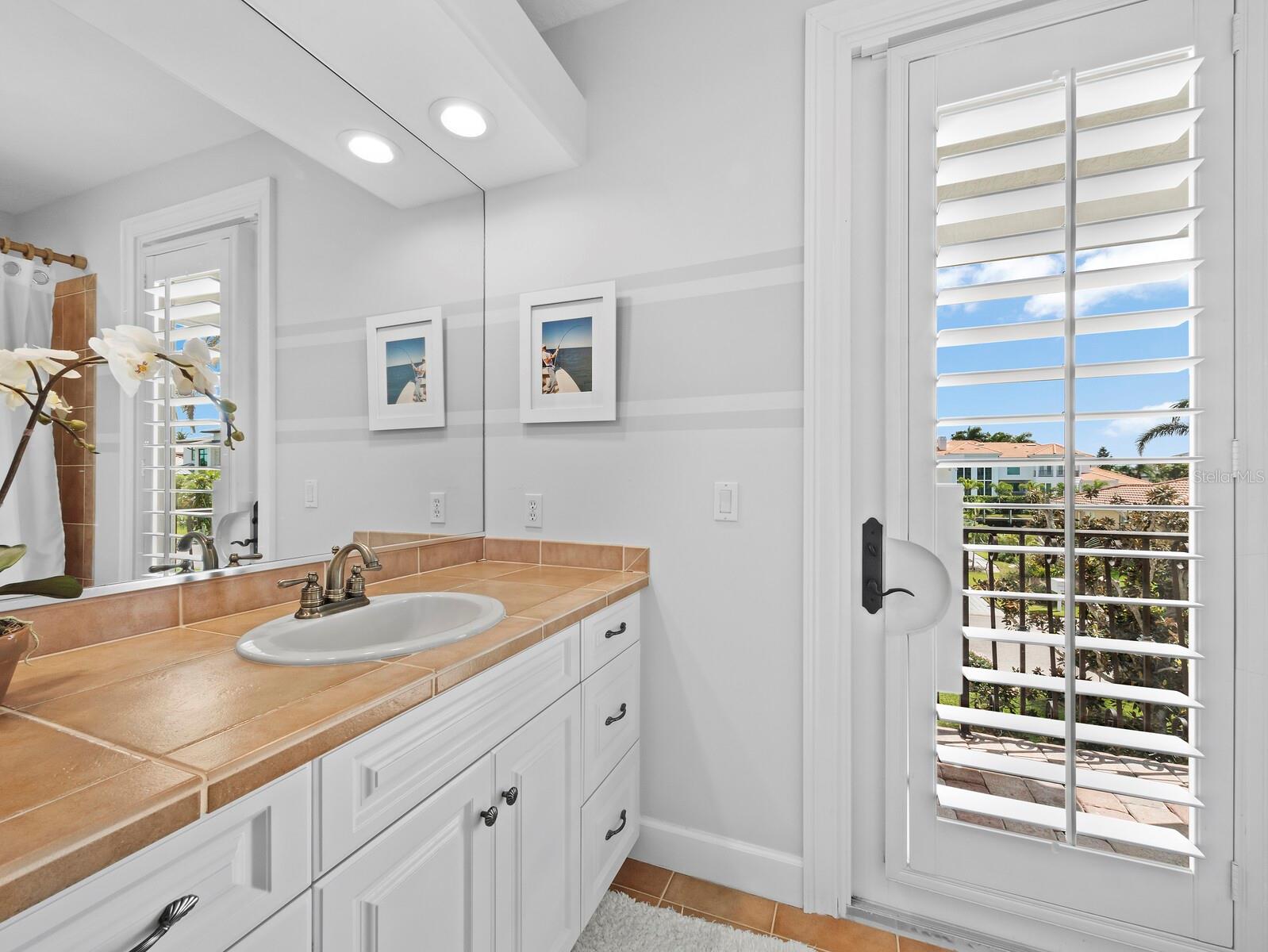 Image 23 of 43 For 573 Spinnaker Lane